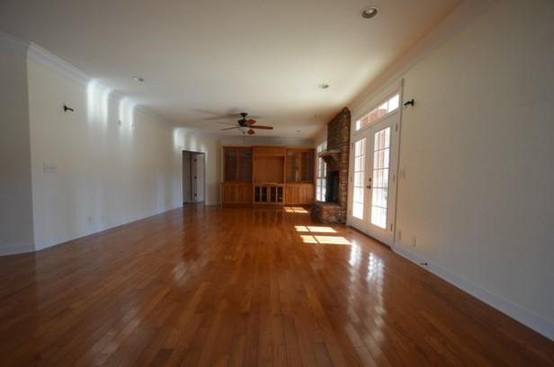 577 Peach Orchard Road Andersonville, TN 37705 - Photo 6 of 37 Living Room