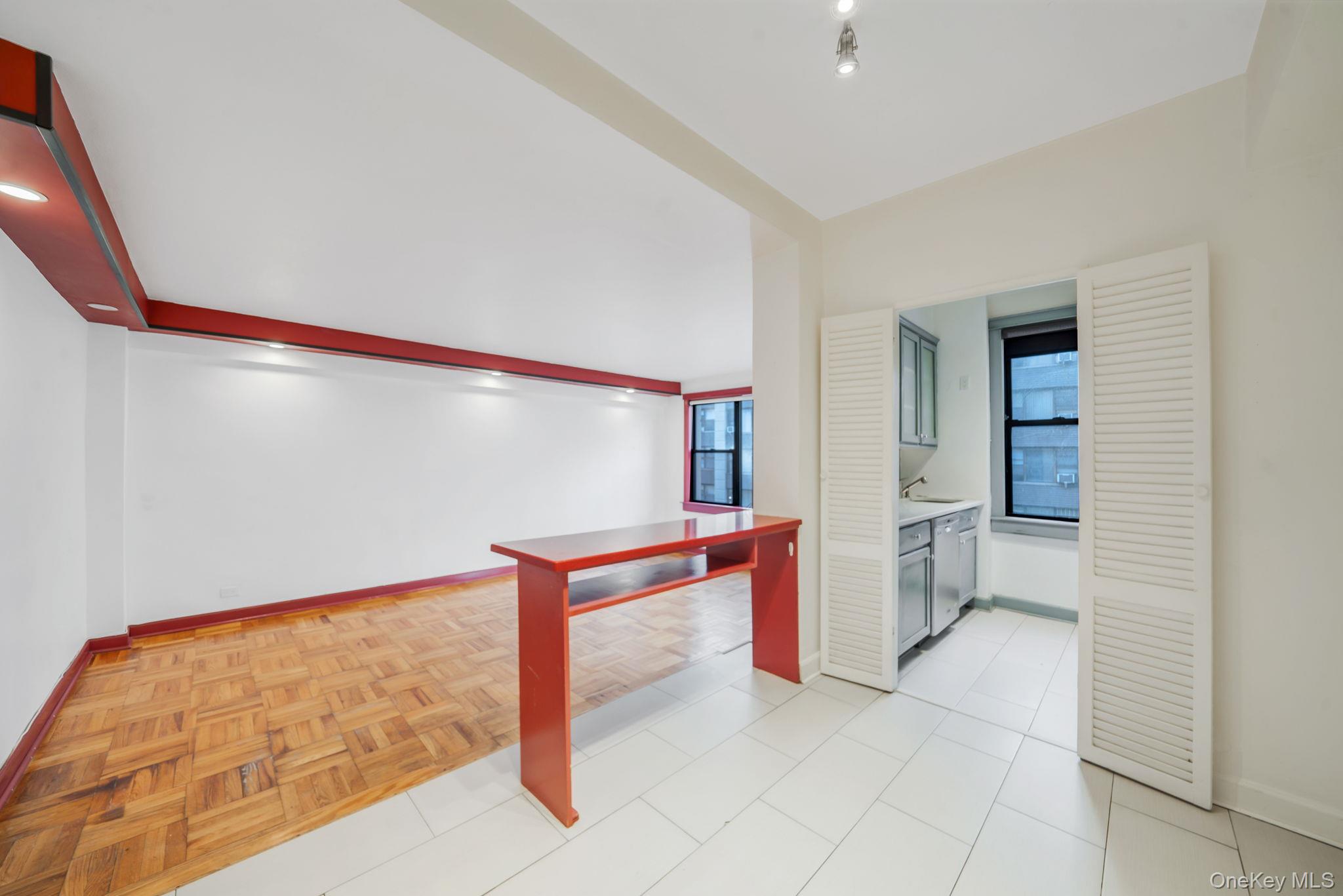 98-33 64th Avenue, Unit 1D Queens, NY 11374 - Photo 8 of 20 a view of entryway