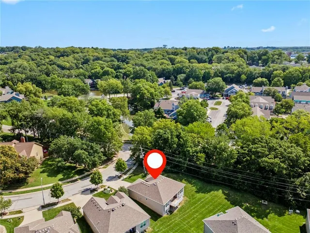 $440,000 | 194 North Camelot Drive, Liberty, MO 64068