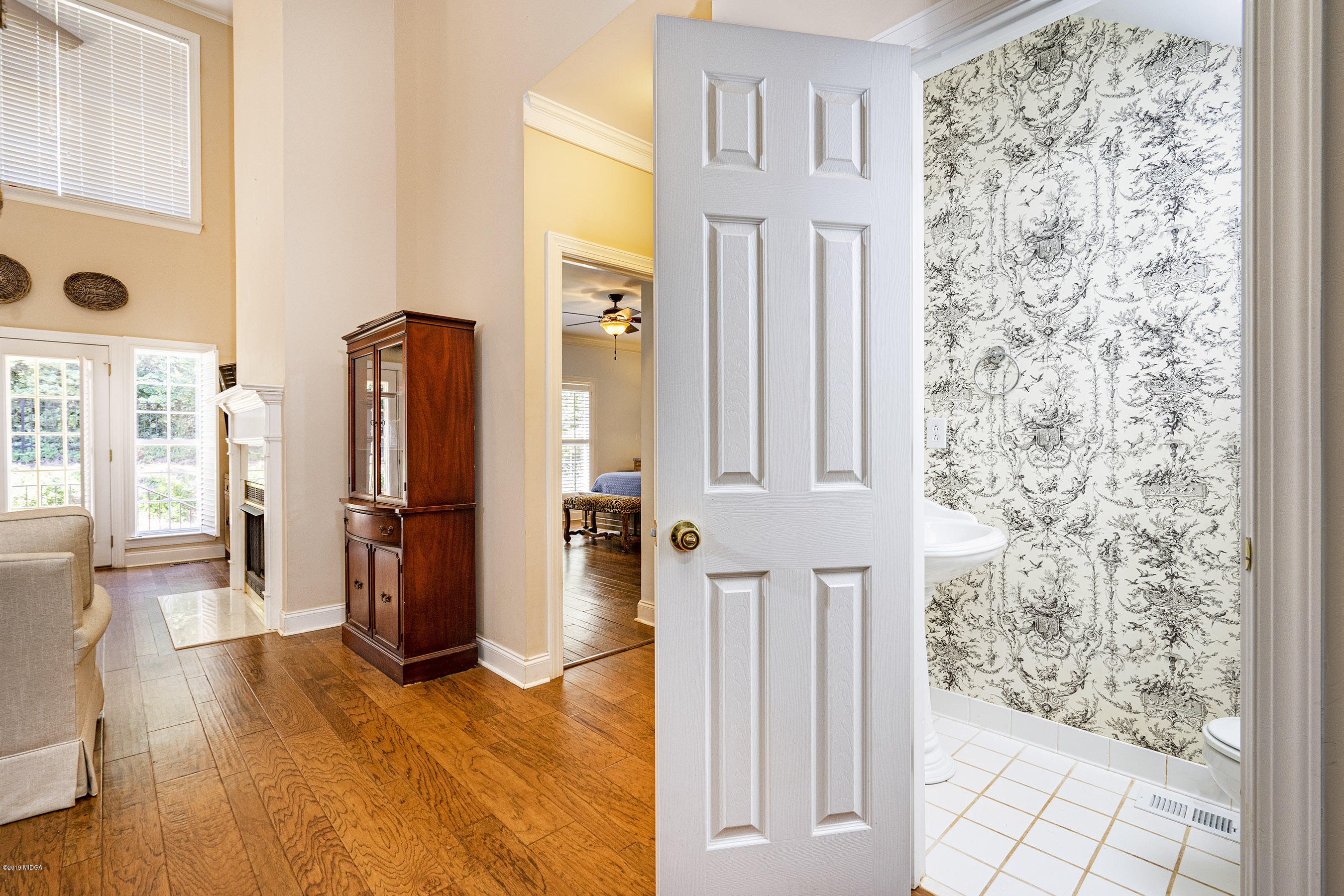 212 Hampton Way Macon, GA 31220 - Photo 7 of 24 Foyer 2