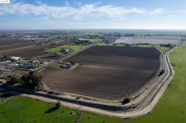 a view of a water with outside view