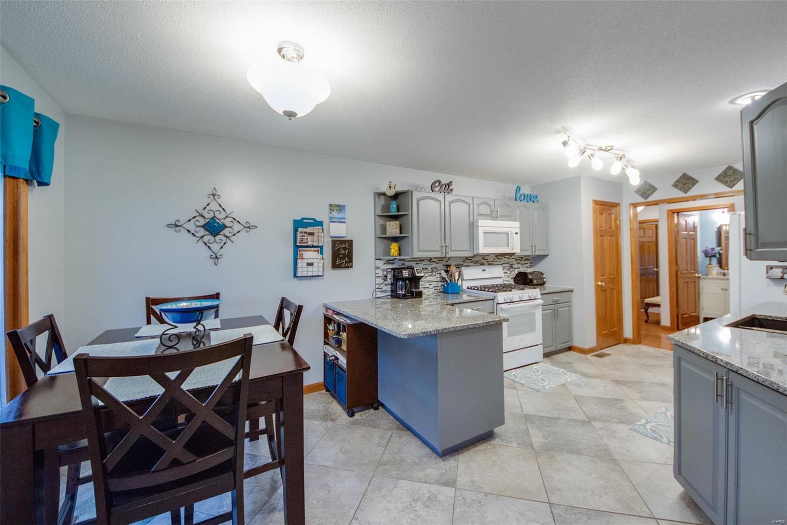 9 Willow Way Brighton, IL 62012 - Photo 8 of 46