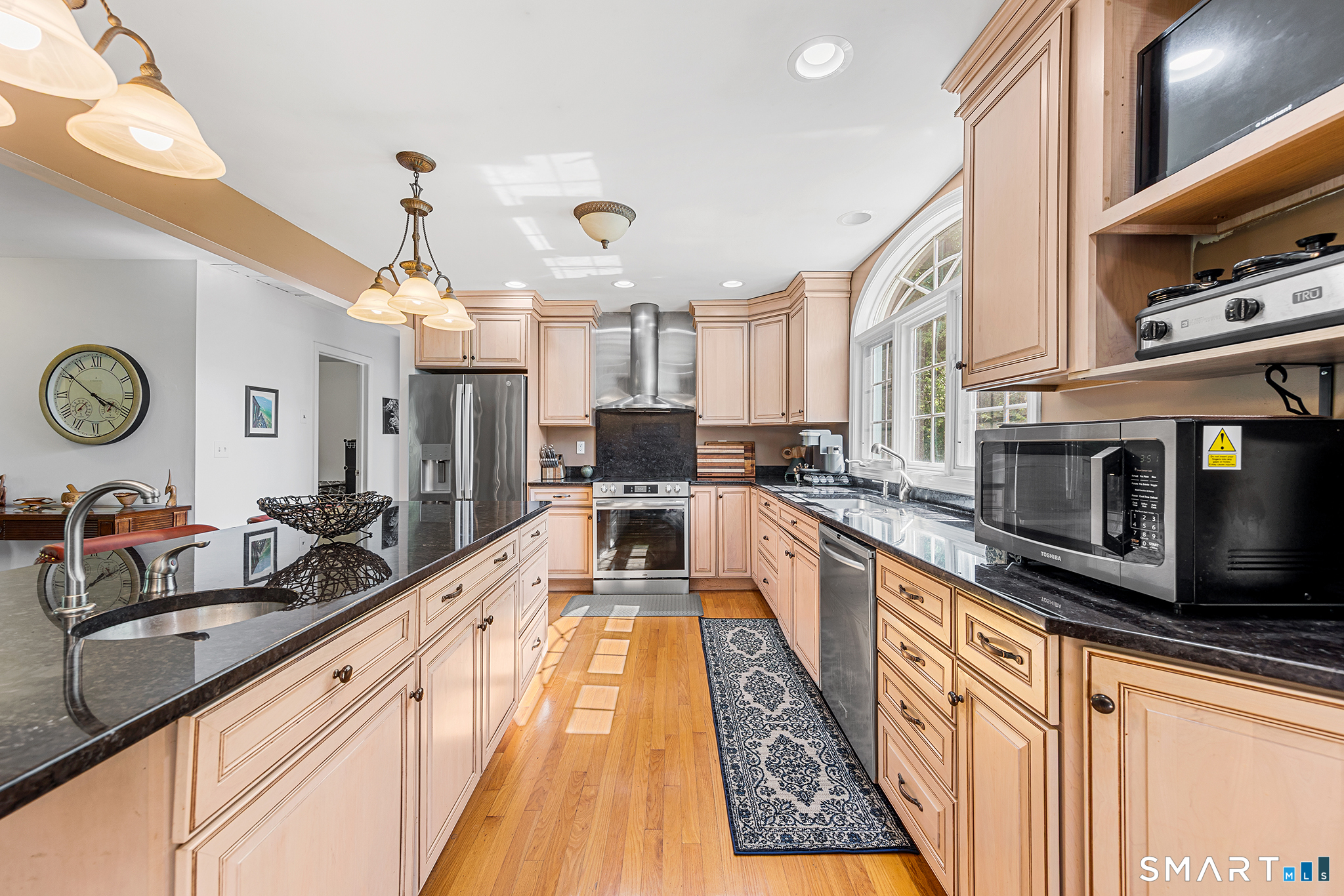 650 Racebrook Road Orange, CT 06477 - Photo 4 of 25