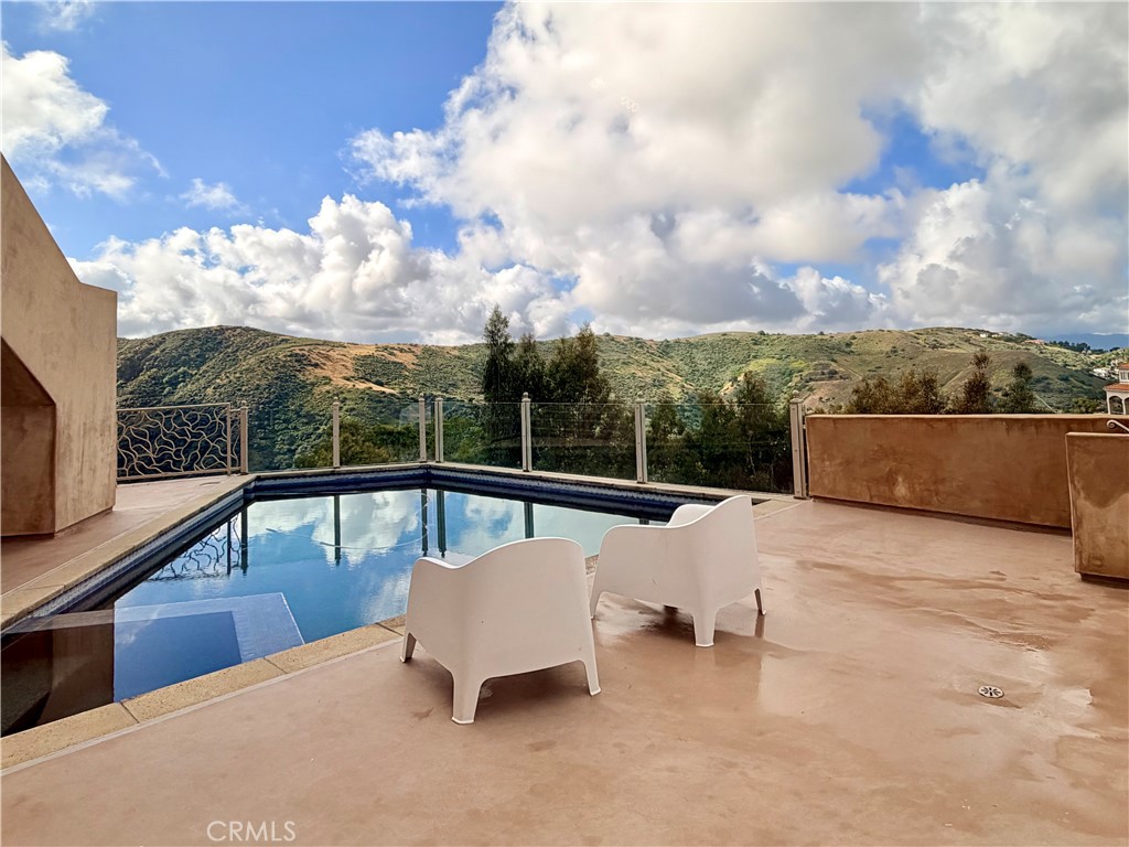 28 Ranchero Road Bell Canyon, CA 91307 - Photo 3 of 29