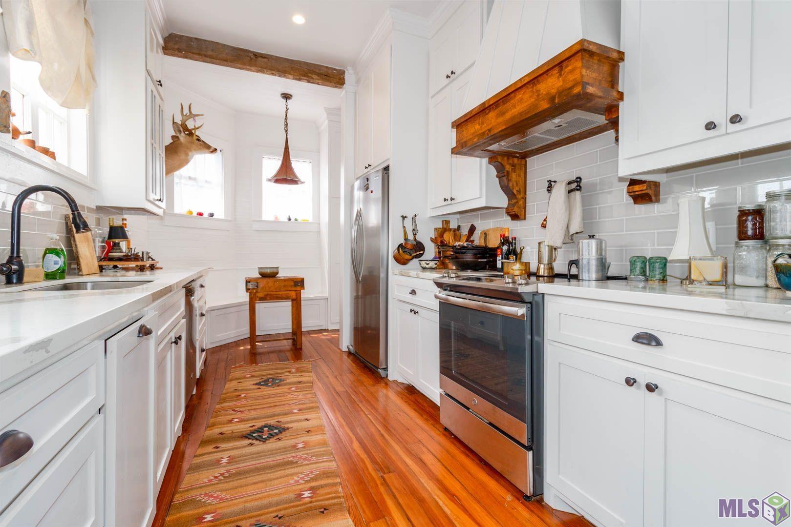 331 Grandpre Street Baton Rouge, LA 70802 - Photo 7 of 20 Welcoming Updated Kitchen