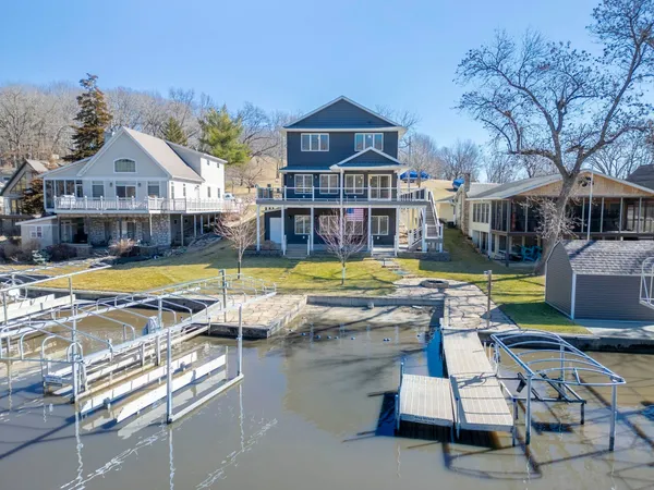$1,720,000 | 22598 262nd Street, Delhi, IA 52223