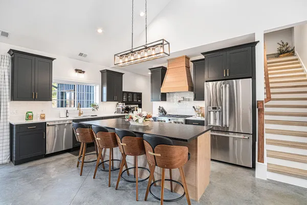 $1,387,000 | 13785 Jane Way, Sawyer, MI 49125