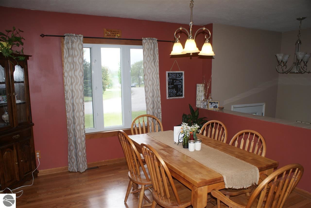 1927 Radcliff Road Traverse City, MI 49685 - Photo 16 of 48 1859990-15.JPG