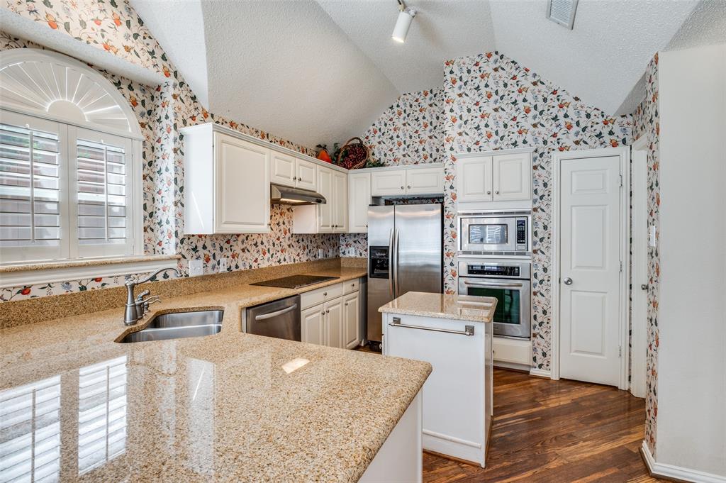 14596 Blueberry Court Addison, TX 75001 - Photo 19 of 40