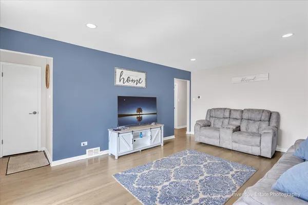 $329,900 | 3828 West 116th Place, Alsip, IL 60803