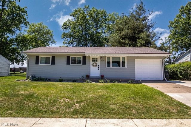 $199,900 | 1210 Sanford Street, Vermilion, OH 44089