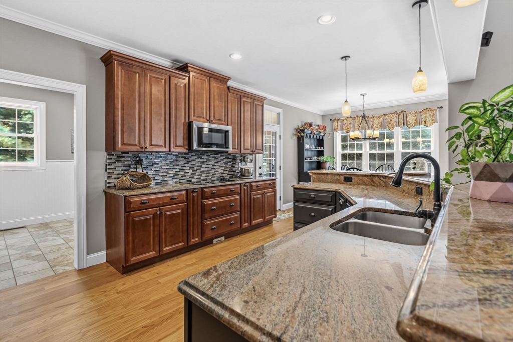 17 Bissonnette Circle Southampton, MA 01073 - Photo 10 of 42