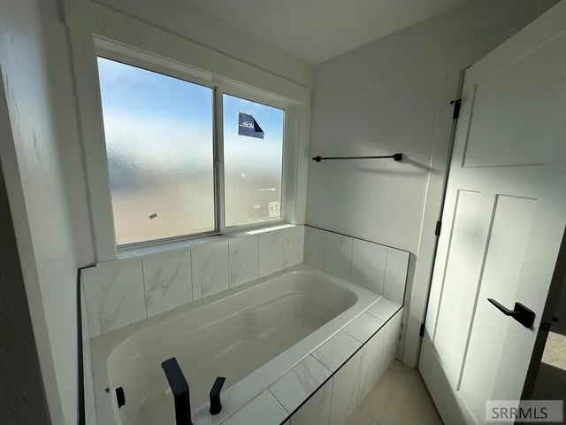 $650,000 | 1574 North 845 East, Shelley, ID 83274