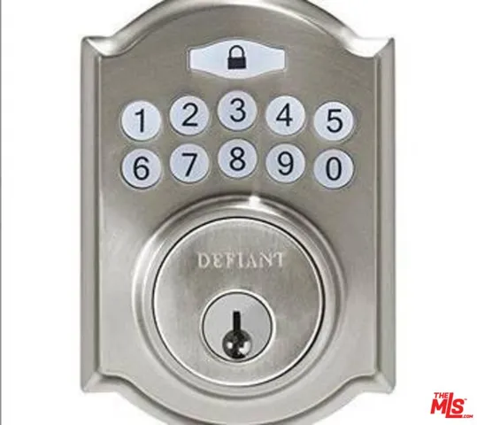 $5,285 | 5049 Serrania Avenue, Woodland Hills, CA 91364