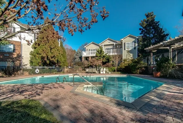 $3,300 | 2025 Woodmont Boulevard, Unit 106, Nashville, TN 37215