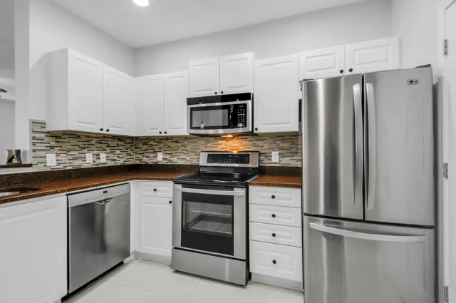 $3,300 | 2025 Woodmont Boulevard, Unit 106, Nashville, TN 37215