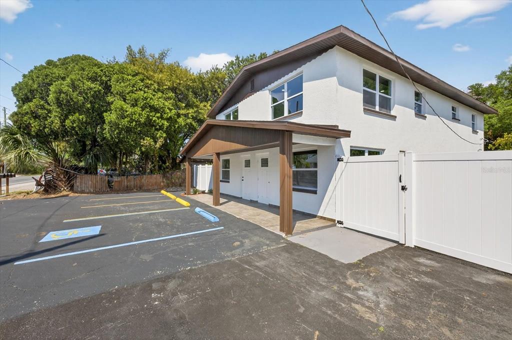 6334 Congress Street New Port Richey, FL 34653 - Photo 3 of 44