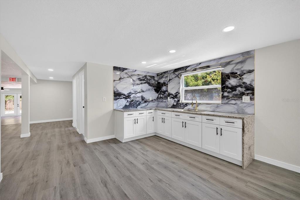 6334 Congress Street New Port Richey, FL 34653 - Photo 7 of 44