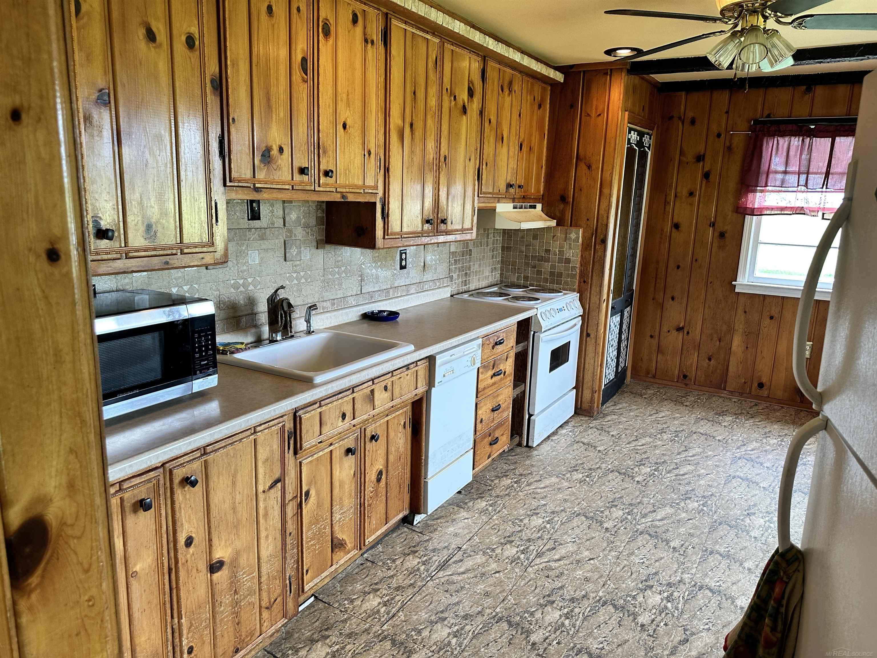 2410 French Line Road Carsonville, MI 48419 - Photo 6 of 15