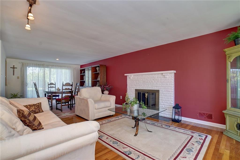 1182 La Salle Road Monroeville, PA 15146 - Photo 3 of 17 Gallery Image 3