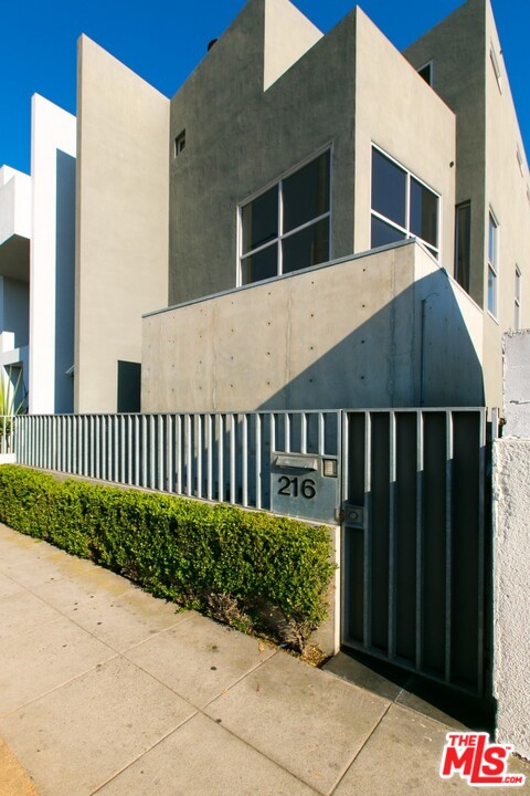 216 Grand Boulevard Venice, CA 90291 - Photo 3 of 28 a view of a house with a small yard