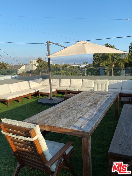 216 Grand Boulevard Venice, CA 90291 - Photo 23 of 28 swimming pool view with a seating space