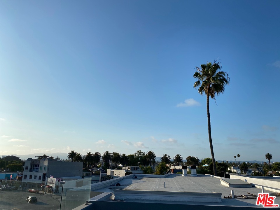 216 Grand Boulevard Venice, CA 90291 - Photo 26 of 28