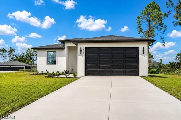 $1,950 | 3001 Unice Avenue South, Lehigh Acres, FL 33976