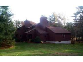 22 Kirriemuir Road, Unit 22 Stratham, NH 03885 - Photo 3 of 7 Gallery Image 3