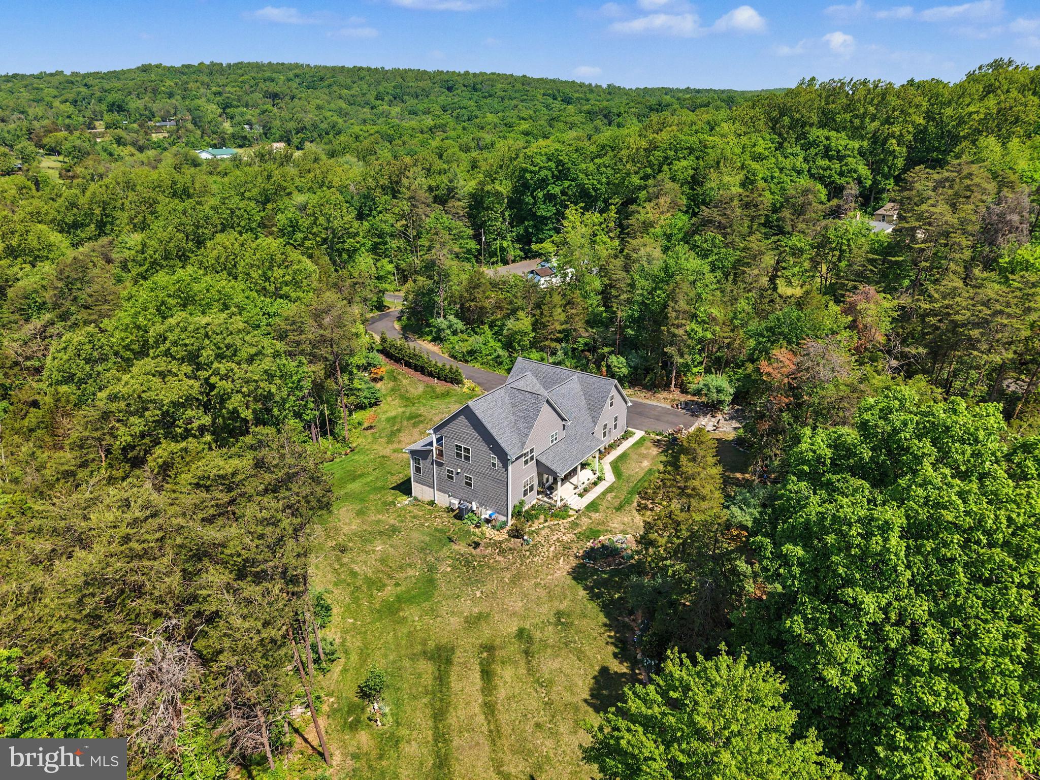 6009 Old Bust Head Road Broad Run, VA 20137 - Photo 5 of 39