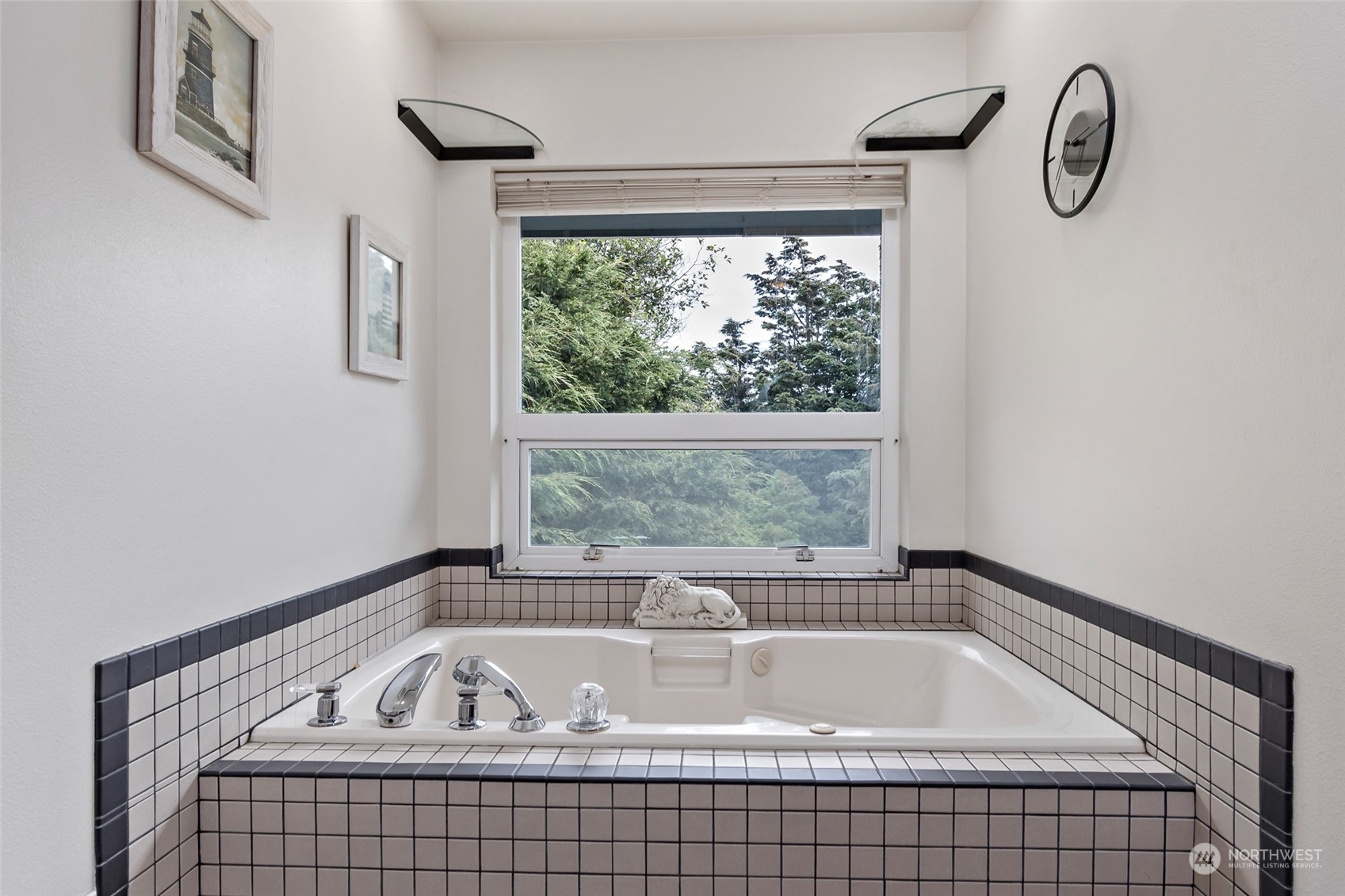 2355 West Beach Road Oak Harbor, WA 98277 - Photo 18 of 39 Gallery Image 18