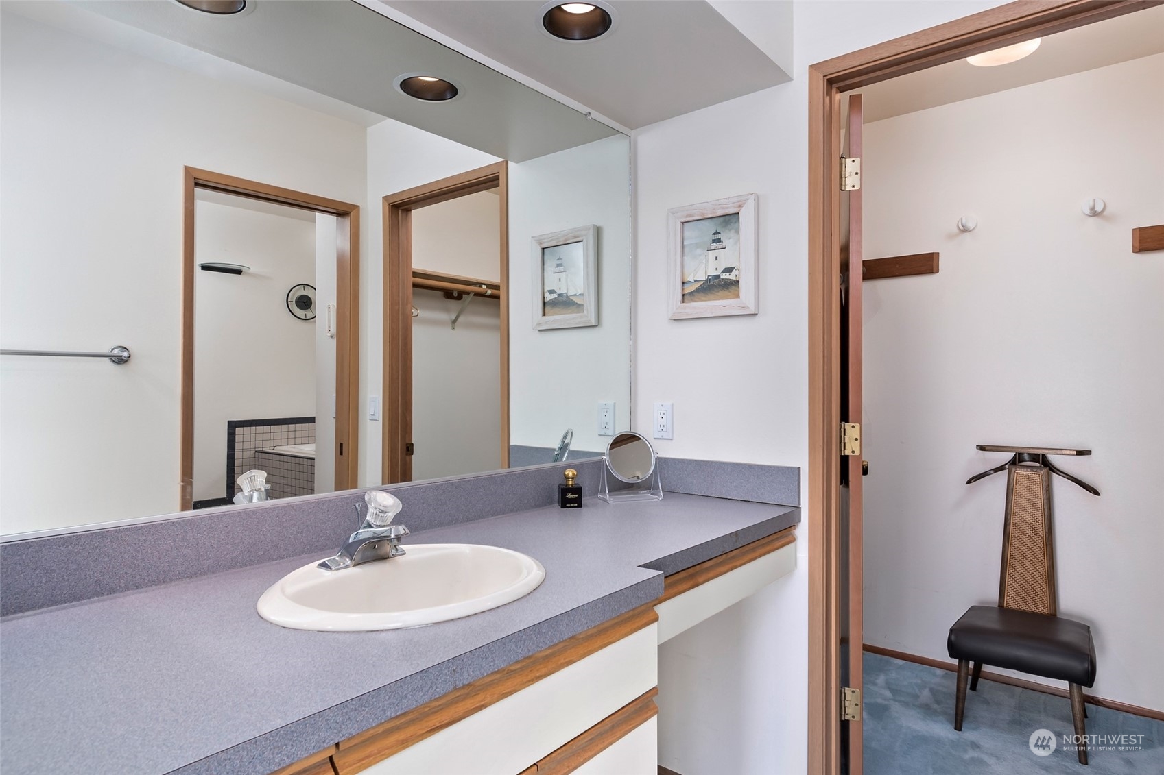 2355 West Beach Road Oak Harbor, WA 98277 - Photo 20 of 39 Gallery Image 20