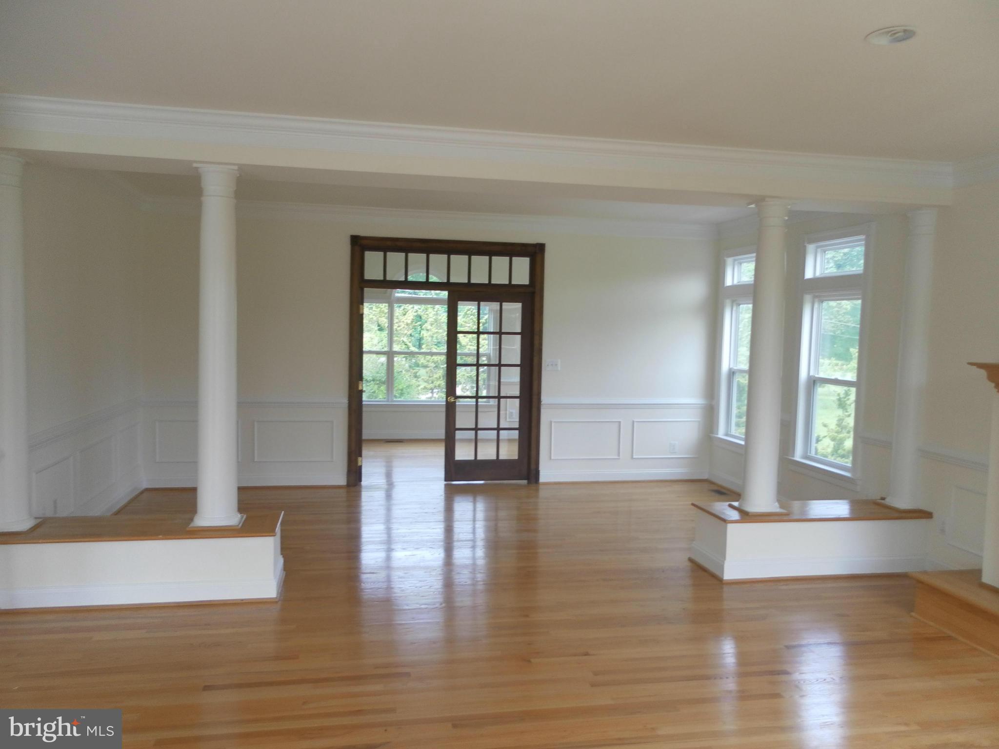 5931 Colchester Road Fairfax, VA 22030 - Photo 11 of 18 Living Room