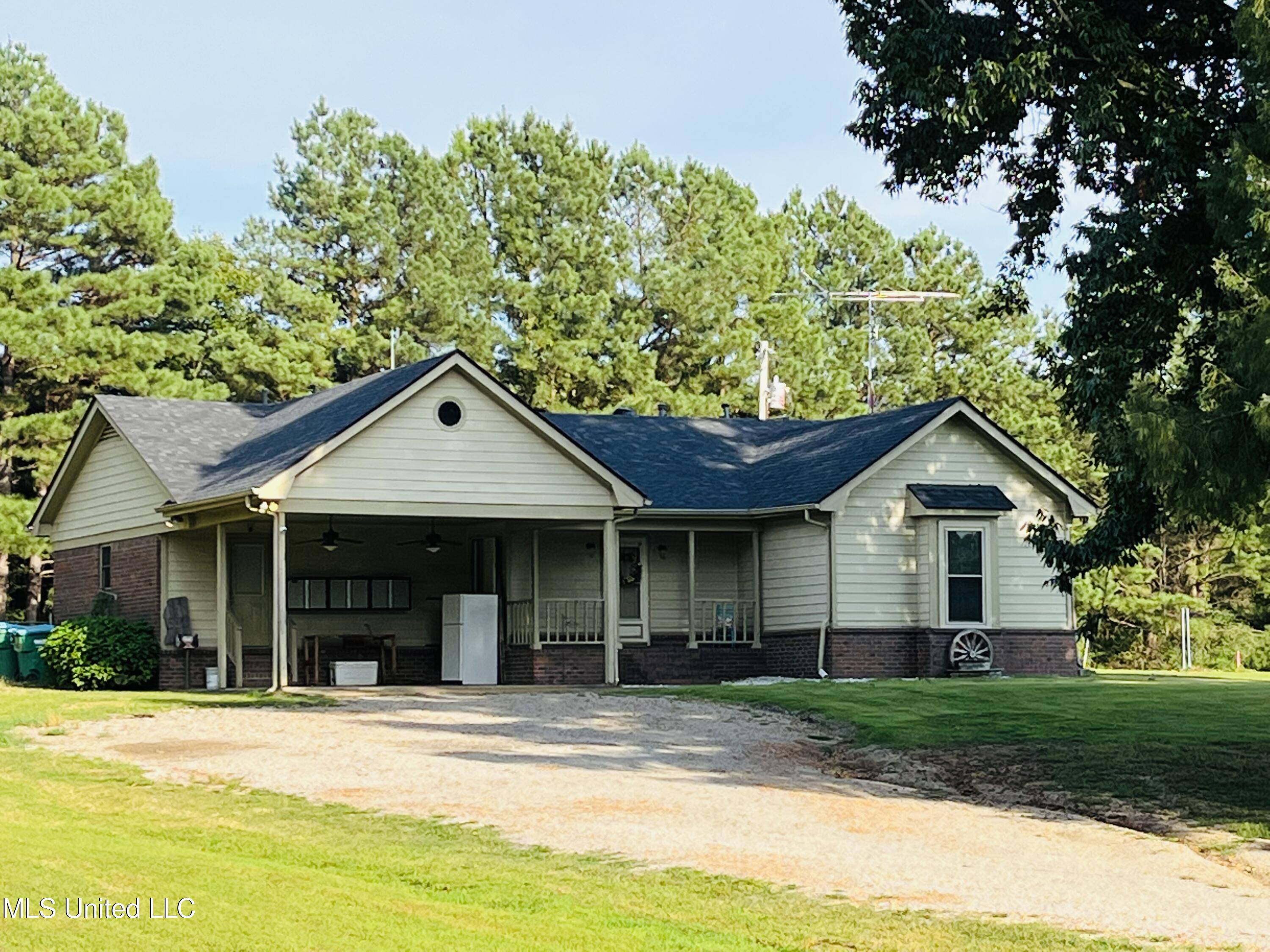 5860 Alphaba Road Coldwater, MS 38618 - Photo 4 of 36 43AA0654-3A10-4A3B-B0F4-81102DD0E8AE