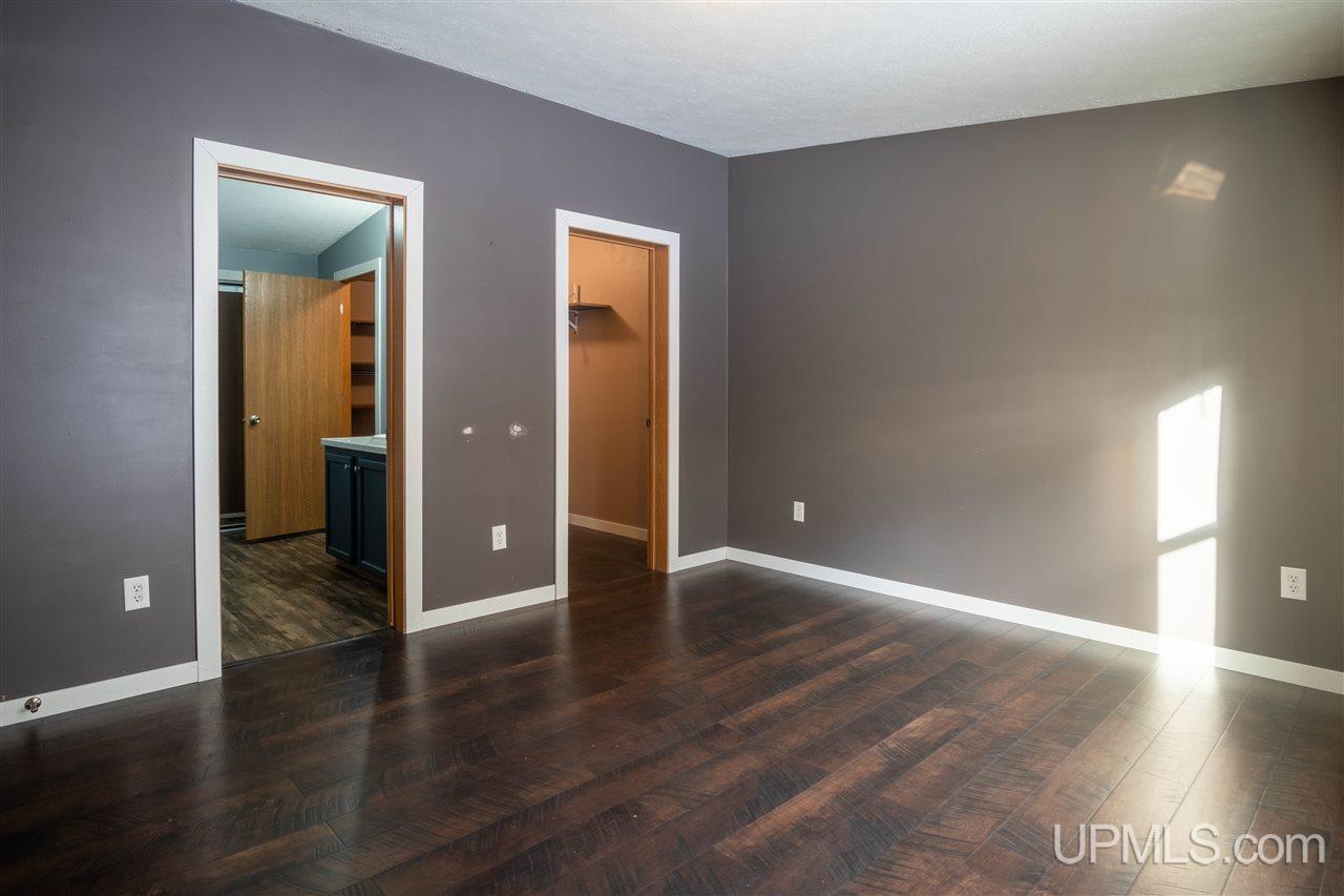 5590 25th Road Gladstone, MI 49837 - Photo 11 of 30 Gallery Image 11