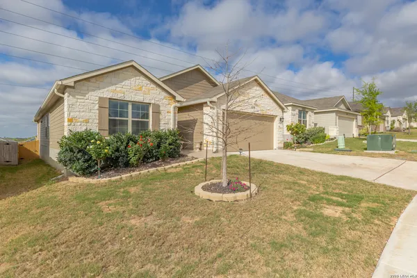 $2,100 | 5538 Jade Valley, San Antonio, TX 78242