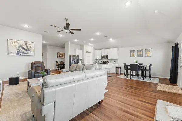 $2,100 | 5538 Jade Valley, San Antonio, TX 78242