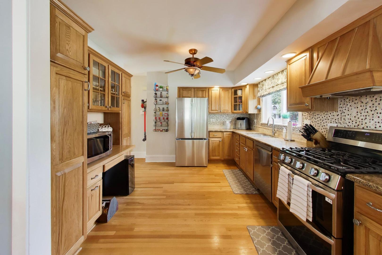 317 Olmsted Road Riverside, IL 60546 - Photo 16 of 58