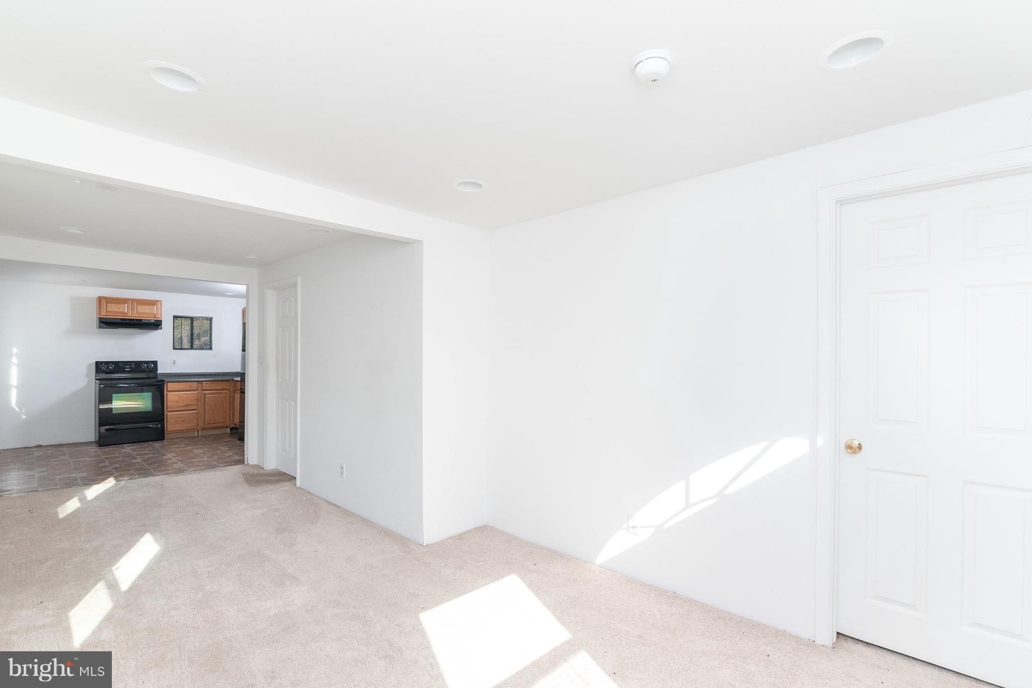 7608 Harmans Road Hanover, MD 21076 - Photo 6 of 33 Living Room