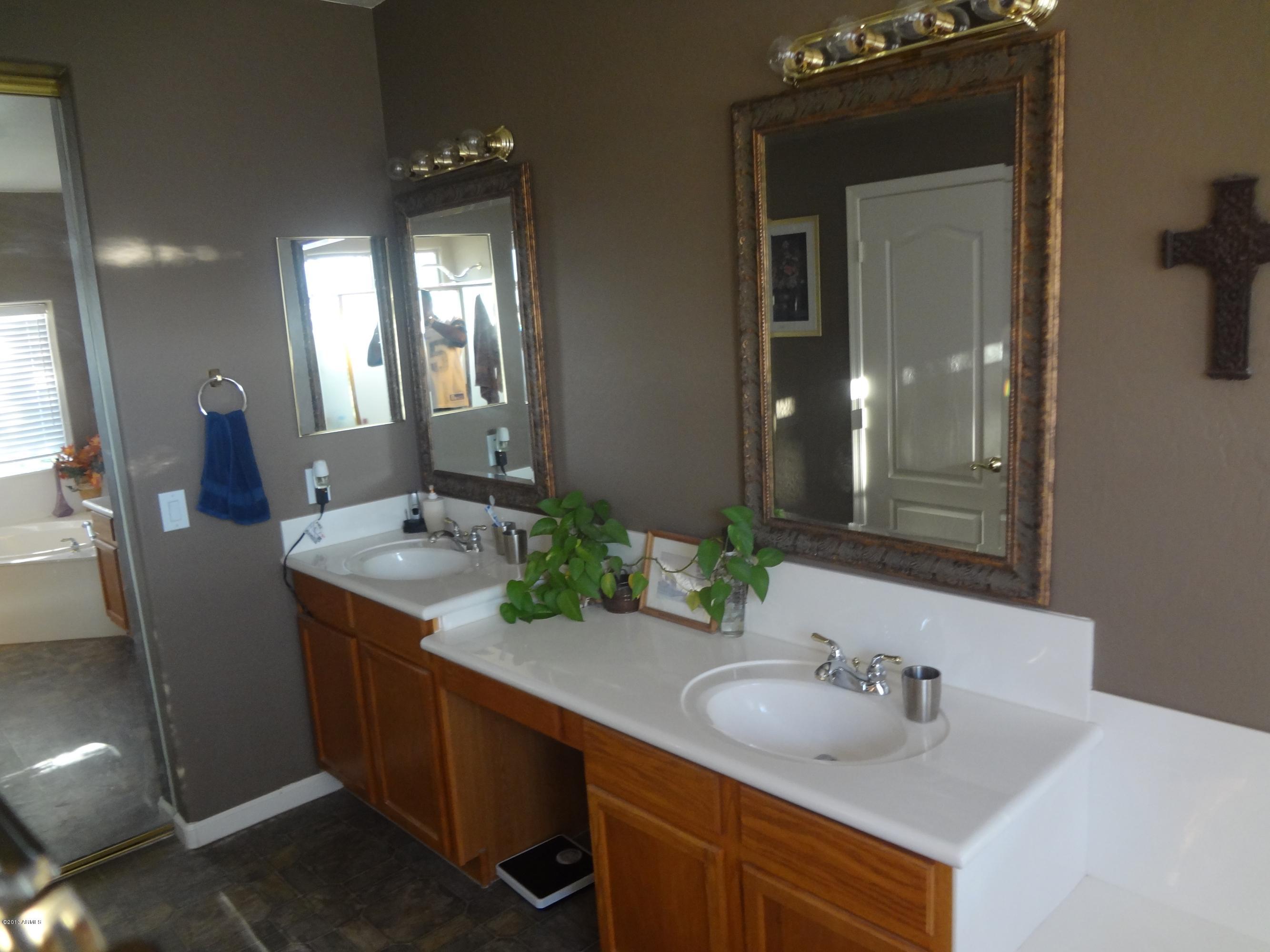 3399 East Kimball Road Gilbert, AZ 85297 - Photo 13 of 34 Master Bathroom