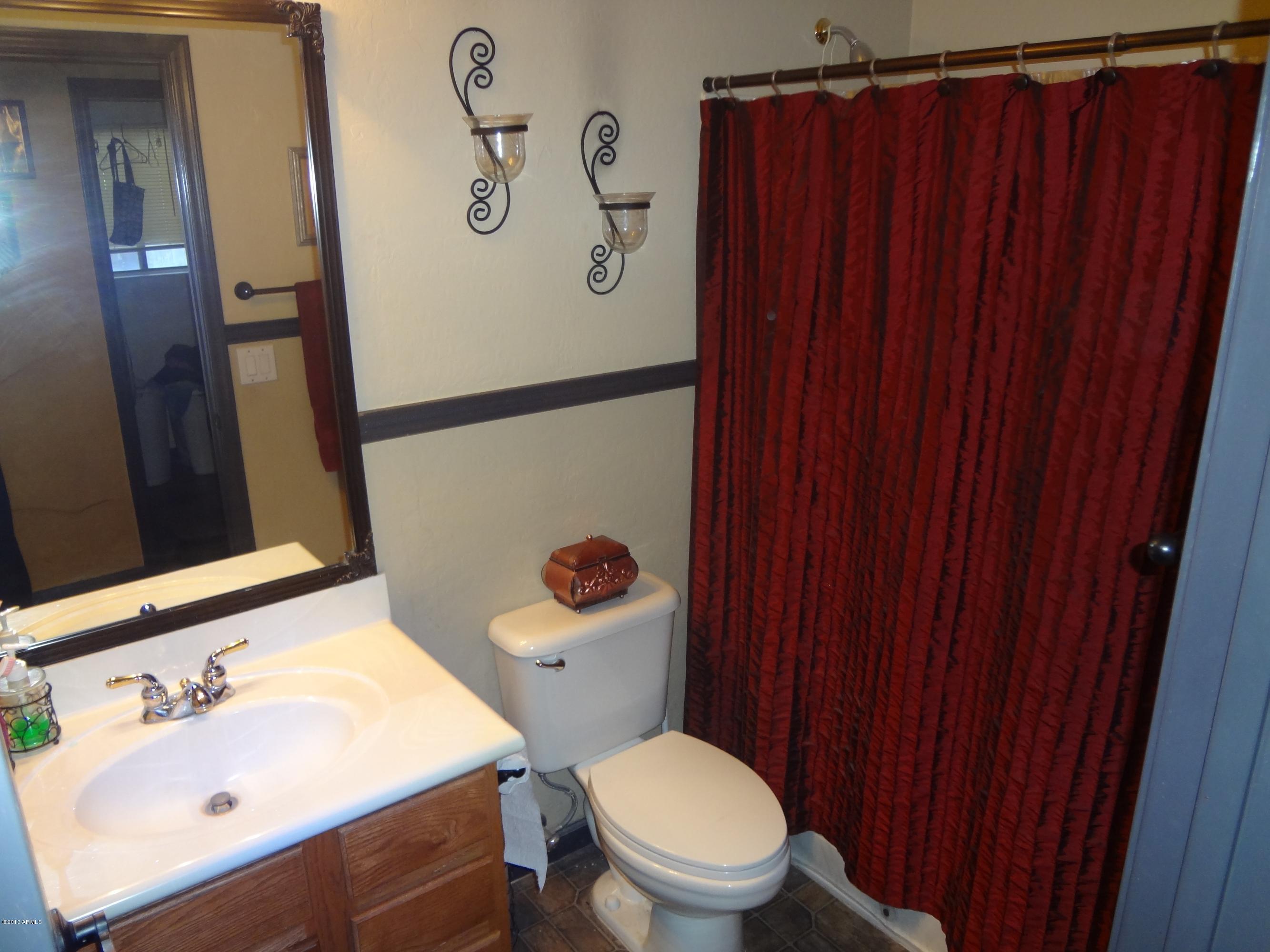 3399 East Kimball Road Gilbert, AZ 85297 - Photo 23 of 34 Guest Bathroom
