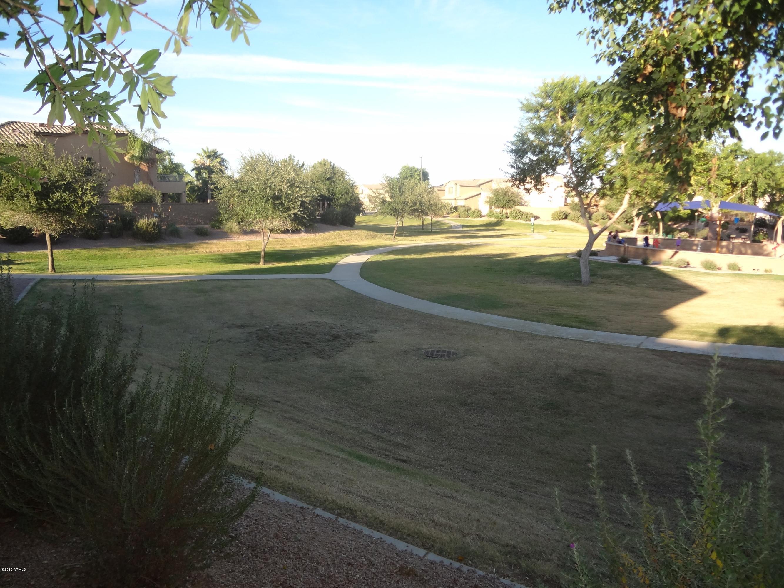 3399 East Kimball Road Gilbert, AZ 85297 - Photo 33 of 34 Neighborhood greenbelt