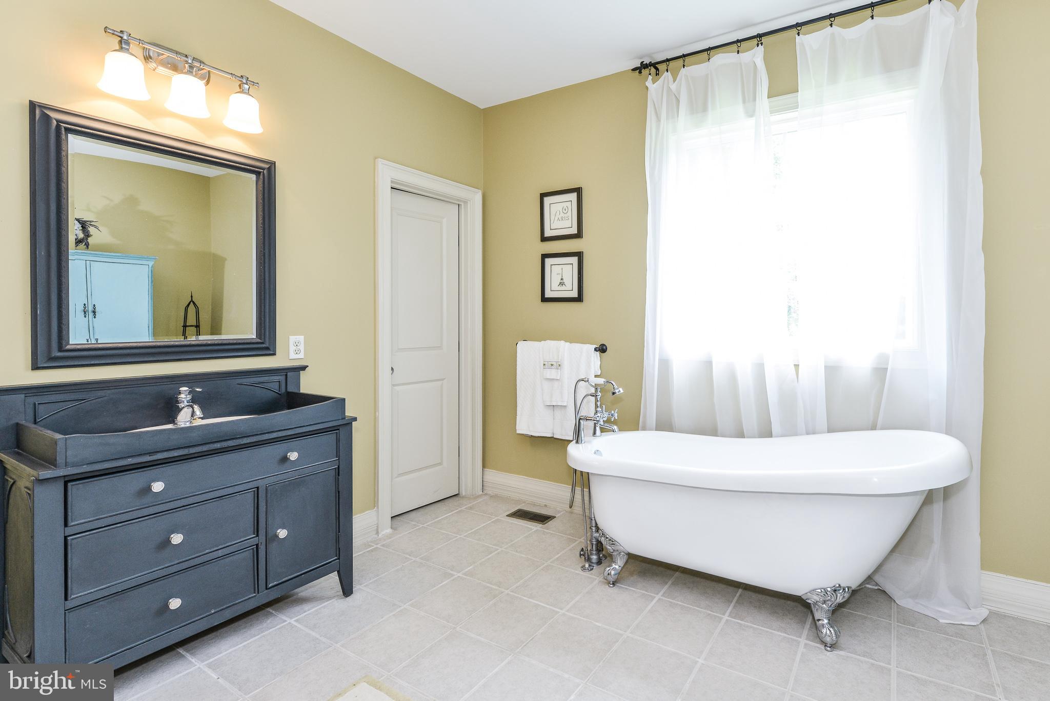 22023 Blue Ridge Mountain Road Paris, VA 20130 - Photo 23 of 67 Gallery Image 23