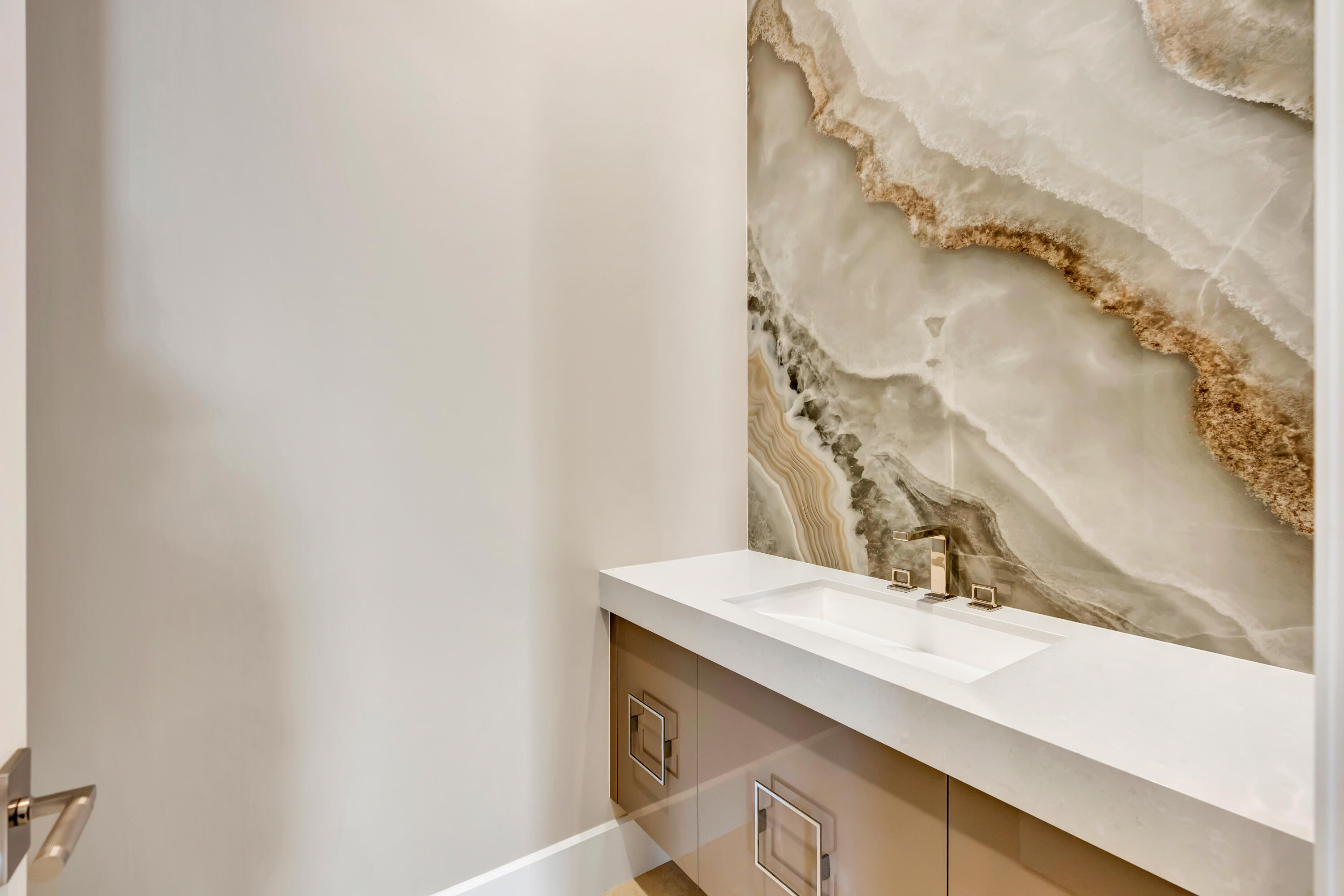 112 Regatta Drive Jupiter, FL 33477 - Photo 26 of 85 Powder Room w/Aggat Wall