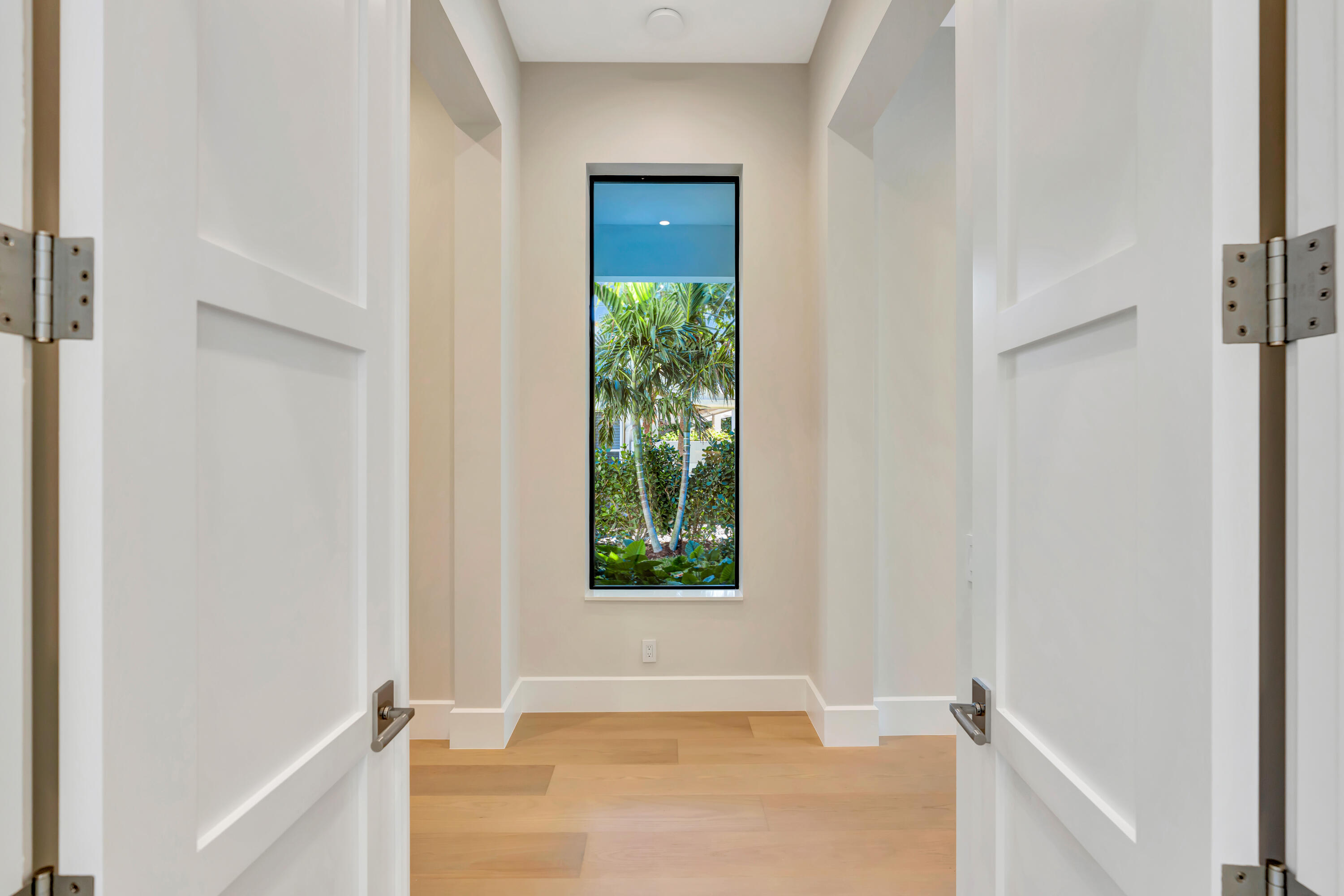 112 Regatta Drive Jupiter, FL 33477 - Photo 26 of 84 Master Suite Vestibule