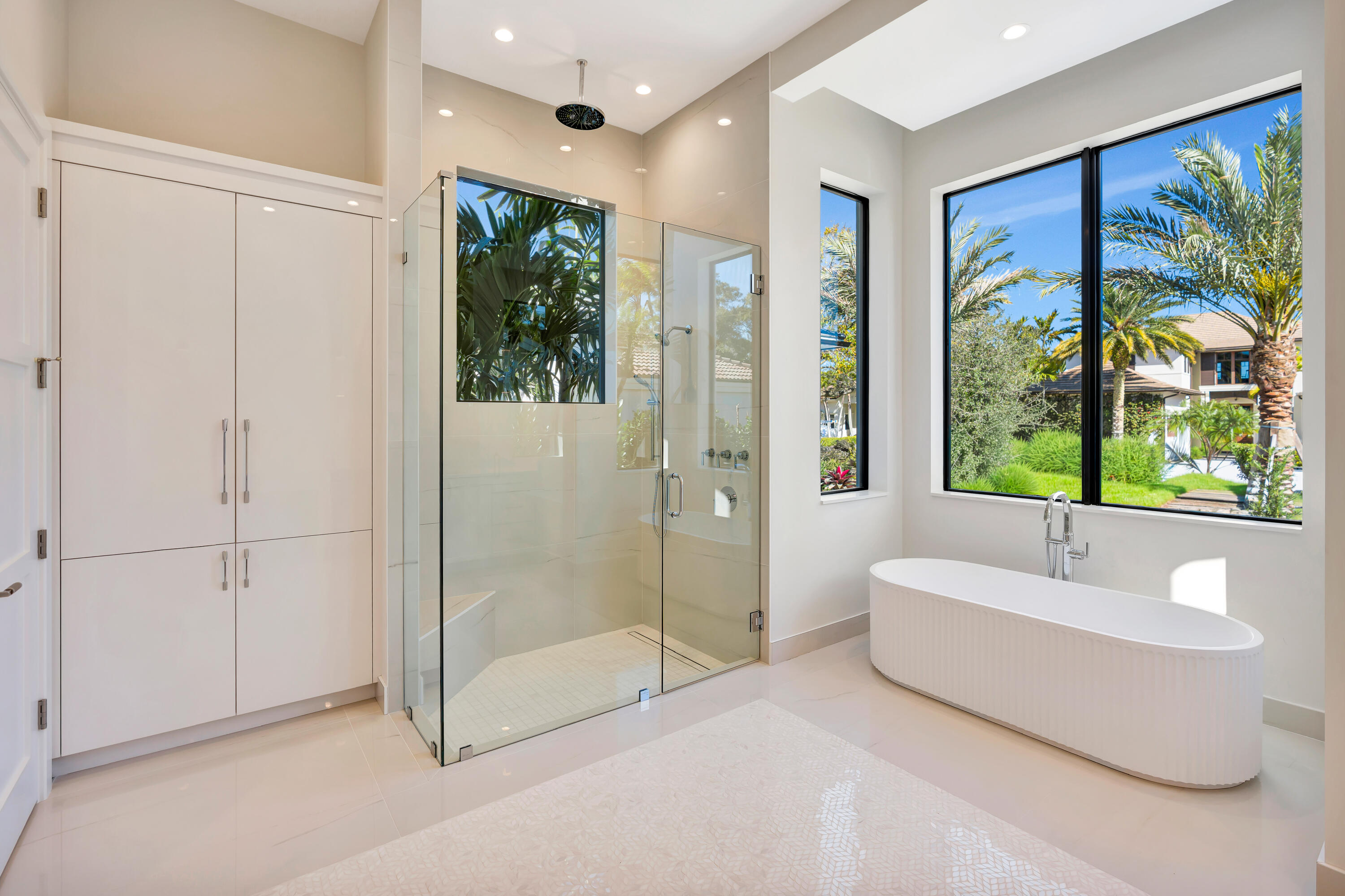 112 Regatta Drive Jupiter, FL 33477 - Photo 33 of 85 Oversized Shower