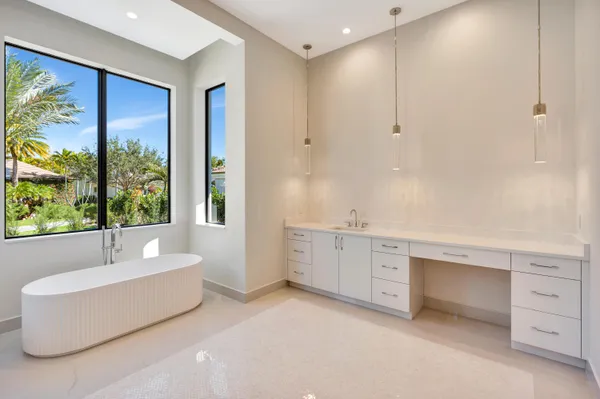 $9,295,900 | 112 Regatta Drive, Jupiter, FL 33477