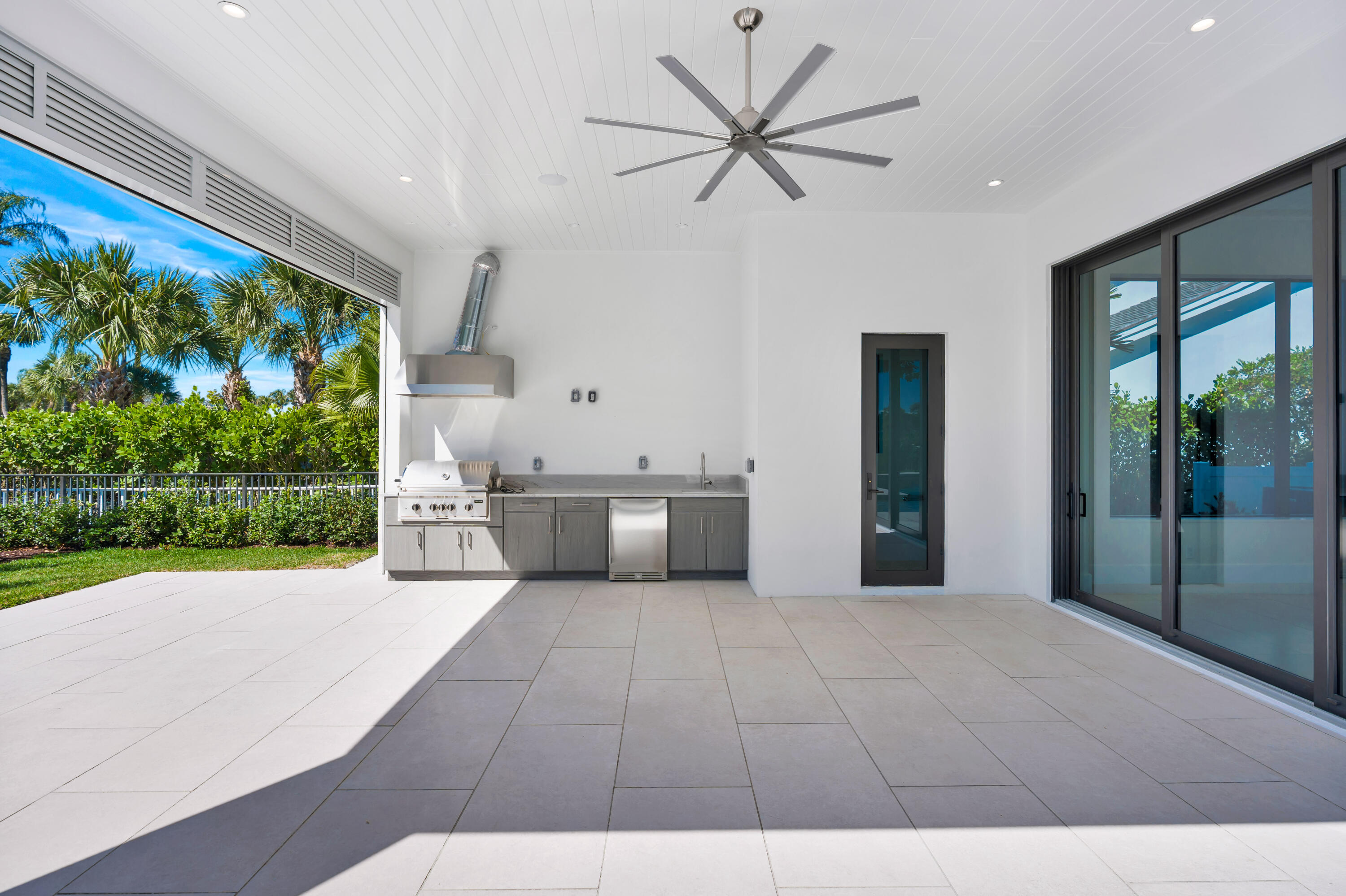 112 Regatta Drive Jupiter, FL 33477 - Photo 53 of 85 Phantom Screens