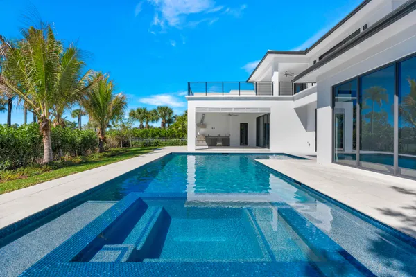 $9,295,900 | 112 Regatta Drive, Jupiter, FL 33477