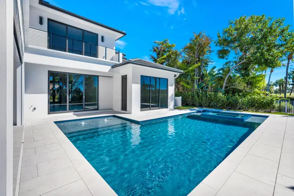 $9,295,900 | 112 Regatta Drive, Jupiter, FL 33477